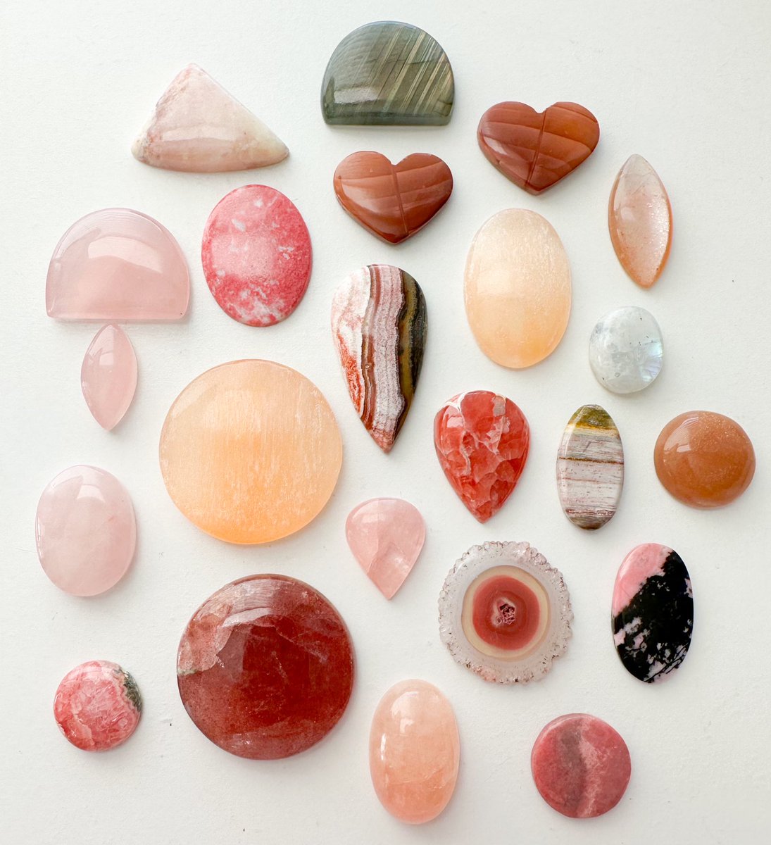 mildhippie's tweet photo. next collection coming Feb. 2nd 8pm est

theme is…PEONY PETALS 🌸💖🎀 https://t.co/Y48fDVUmZf