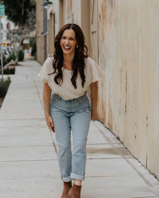 &ldquo;This means that anyone who belongs to Christ has become a new person. The old life is gone; a new life<a href="/tag/newprofilepic"class="tags"><span>#newprofilepic</span></a>