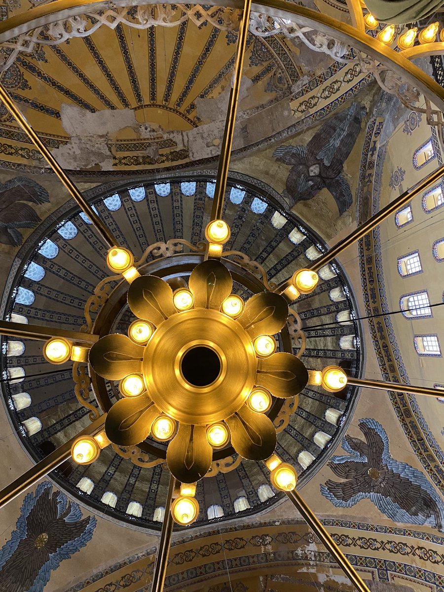 Başka bi açıdan Ayasofya ✨

Ayasofya-i Kebir Câmi-i Şerifi