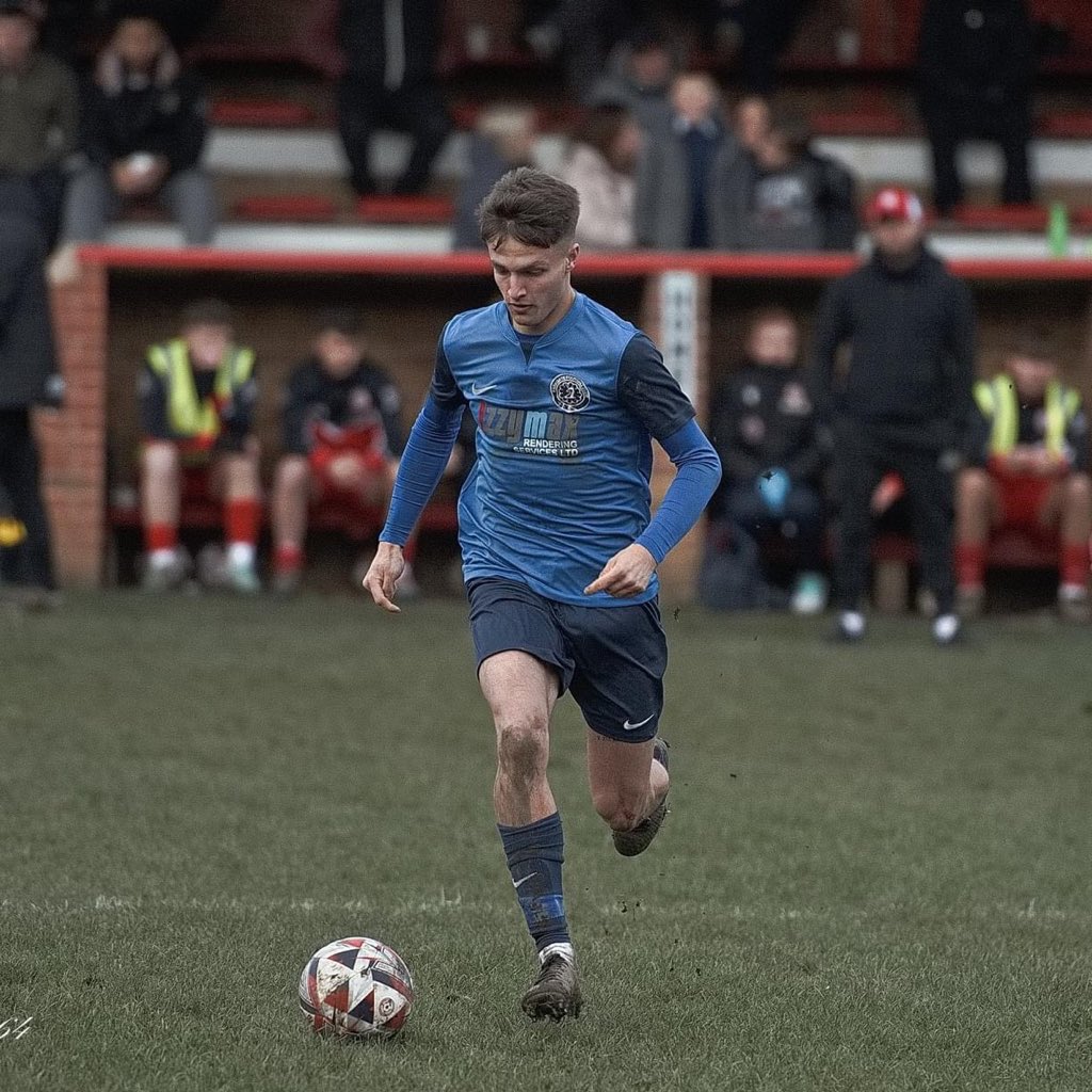 parkgatefc's tweet photo. 🤕 We’d like to wish Cian Guest the best recovery after breaking his collarbone in today’s game. 

He’s been unbelievable so far this season and still has a massive part to play.

Get well soon Cian! 

#steelmen 🔴 https://t.co/JuIZdt8T6l
