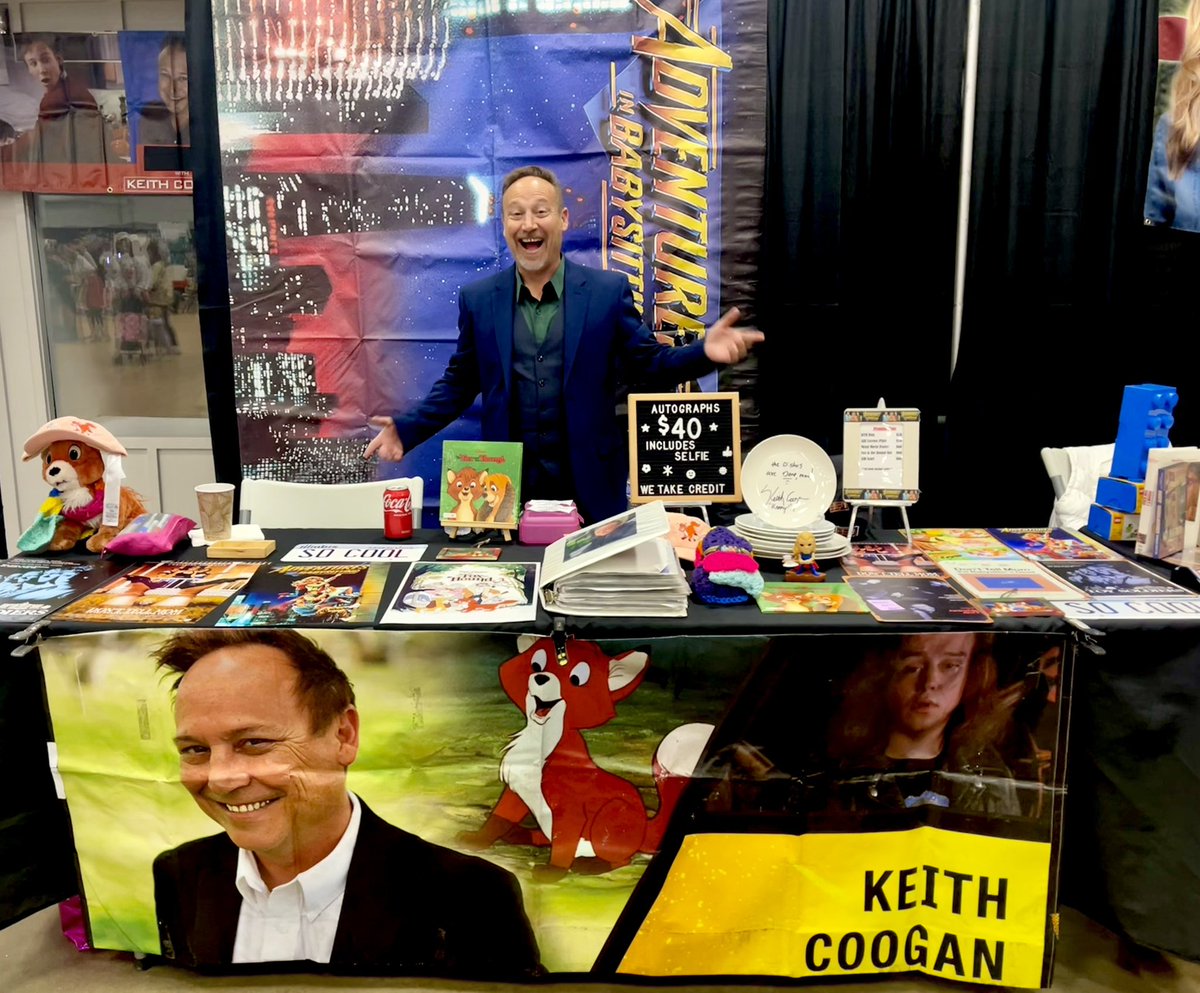 keithcoogan's tweet photo. All set up at Mouse-Con! #mousecon #bakersfield #disney https://t.co/OJ3jT5LUlz https://t.co/ilB6RtzOLL
