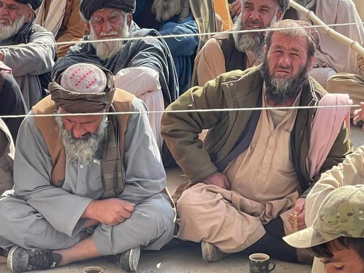 ووٹ اجتماعی تقدیر بدلنے کے لیے عوام کے ساتھ ایک بہترین چانس ہے حکومت عام لوگوں کے گھروں میں داخل ہو کر ان کے ہر طرح کے مسائل حل کرنے میں مدد کریں گے
جہاں بھوکے ہے وہاں اقتدار بھی ان کا ہو سرمایہ دار بے حس ہے وطن سے محبت کرنے والے انتخاب ضروری ہے
#PashtunRejectPassportOnDurandLine