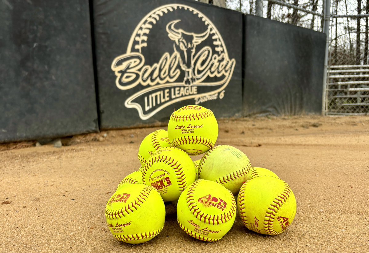 🥎 Bull City Softball 🥎

Tell your friends and be part of the action this spring! 

Registration is open thru Feb. 2 ➡️ shorturl.at/eq018

And join us for preseason pitching and should camps! (Details to come.)