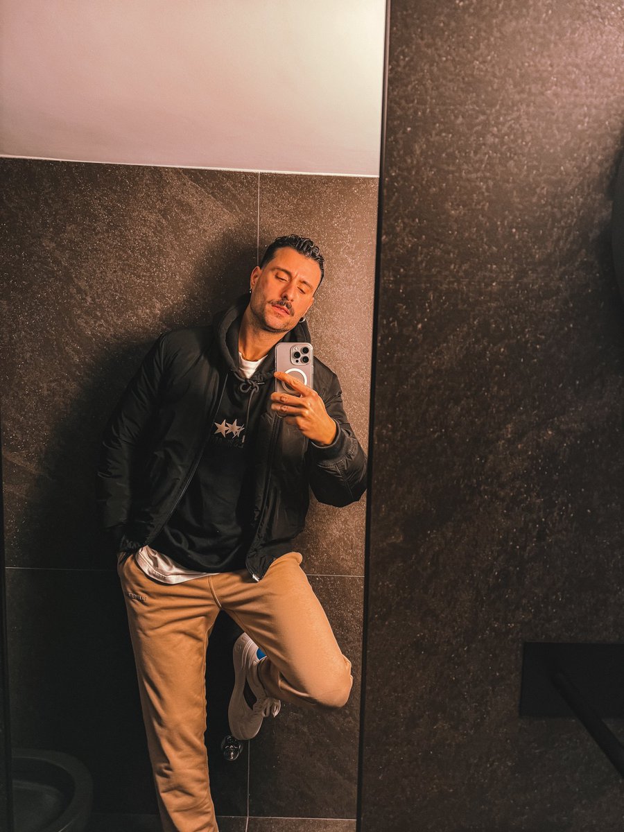 Saturday mood 🫠

#gay #gaygreek