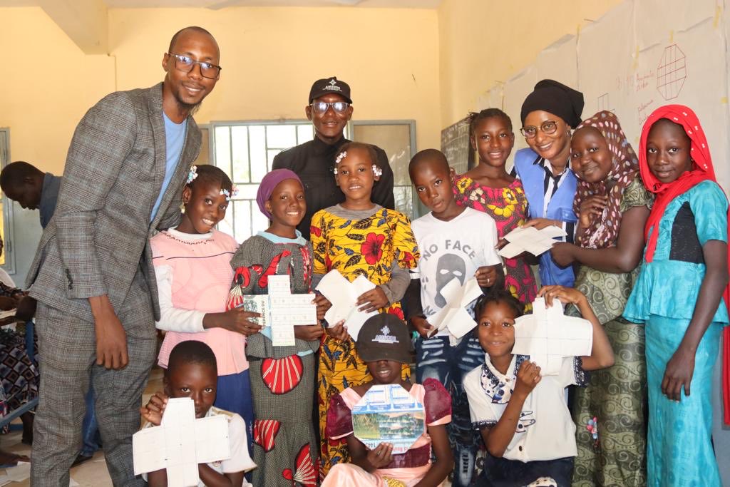 Formation des adolescent-es sur l’hygiène #menstruelle et la fabrication des #serviettes hygiéniques #réutilisable 
⁦<a href="/OAmsode/">ONG AMSODE</a>⁩ ⁦⁦<a href="/WUSCcampus/">WUSC-EUMC Campus</a>⁩ @pascofi