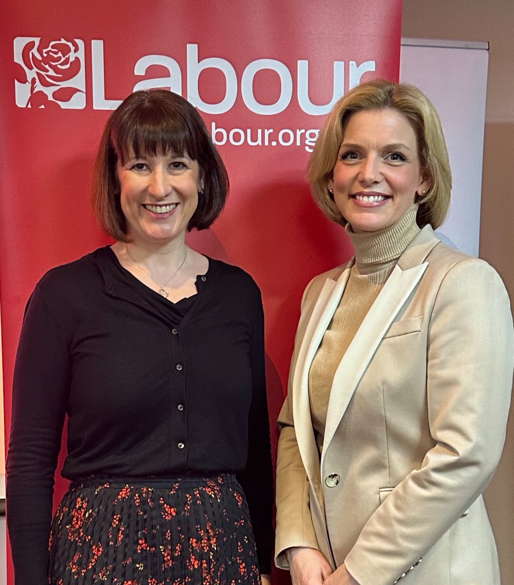 Twice in one week….! 🙌🏻🌹☀️

Great to hear from @RachelReevesMP today and chat @LabourWomenTech 
again. 

Exciting times ahead…

#Win24 #WomenInTech #EconomicGrowth #GenderPayGap #WomenInSTEM