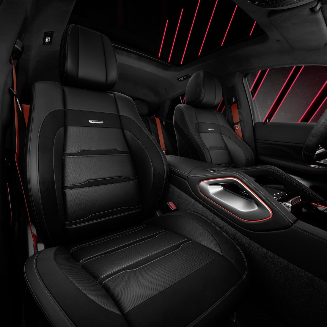 MercedesBenzInd's tweet photo. Luxury, power, boldness.
#AMGGLE53 #MercedesAMG #MercedesBenzIndia https://t.co/RQZOTadTb5