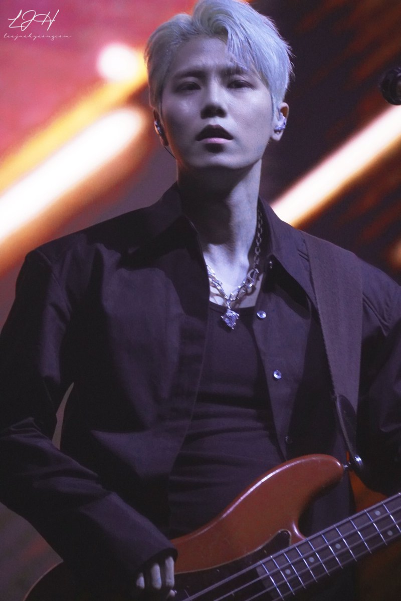 240126 The Rose in Manila  

색깔이 좀 이상하네 ㅠㅠ

 #TheRoseinManila #TheRose #더로즈 #DAWNTODUSKTour #DawnToDuskTourInManila #DAWNTODUSKManila #이재형 #Jaehyeong