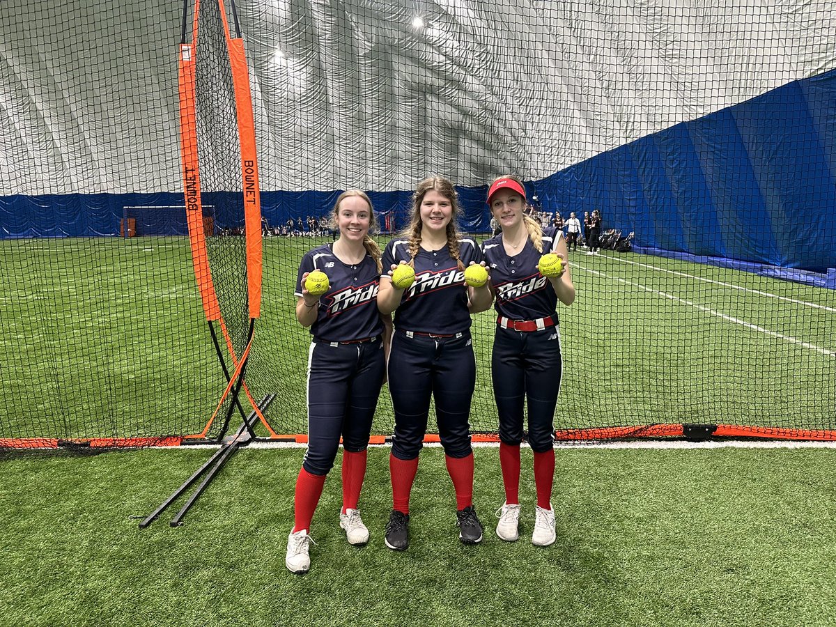 ny_2025's tweet photo. BOMB SQUAD 💣! These 3 girls hit clutch homeruns in our 2 wins today! @ashleybartus25 (1), @danihatch2025 (2), and @_lillybromstead (1). Let’s continue with these big bats tomorrow! https://t.co/8C58zJpjYe