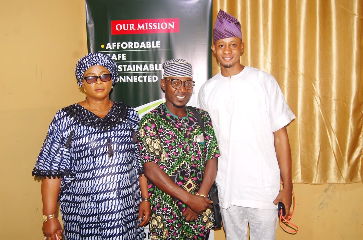 MosesblessingP's tweet photo. It was a moment of joy for me to host the Vice-chairman of Ifelodun Lg, Hon. Lawal Musibau (Onile Wura), Pastor S Odedele, Pastor Abolaji, family and a few selected friends as Moses Transport Limited commissions it first branch office in Ikirun, Osun State last Tuesday. https://t.co/5r8B9RwJ30