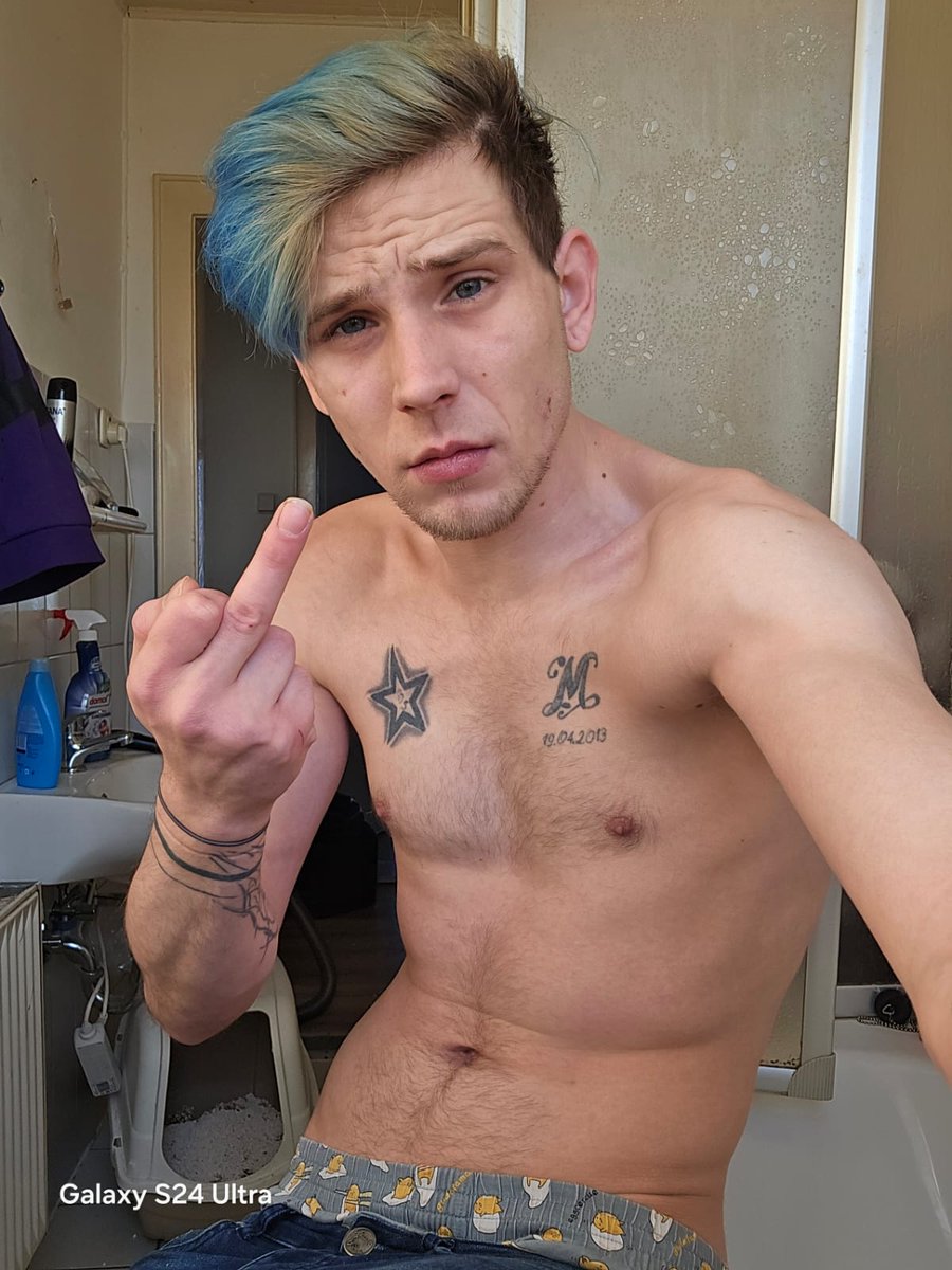 mastervrq's tweet photo. Ein einziger Anblick, und du verfälls in Wehmut  ! 

@kingtim2012 @RtSlaveForDomme 

#Master #findom #Boss #alpha #feet #fetish #feetfetish https://t.co/4ca5TzOzR6