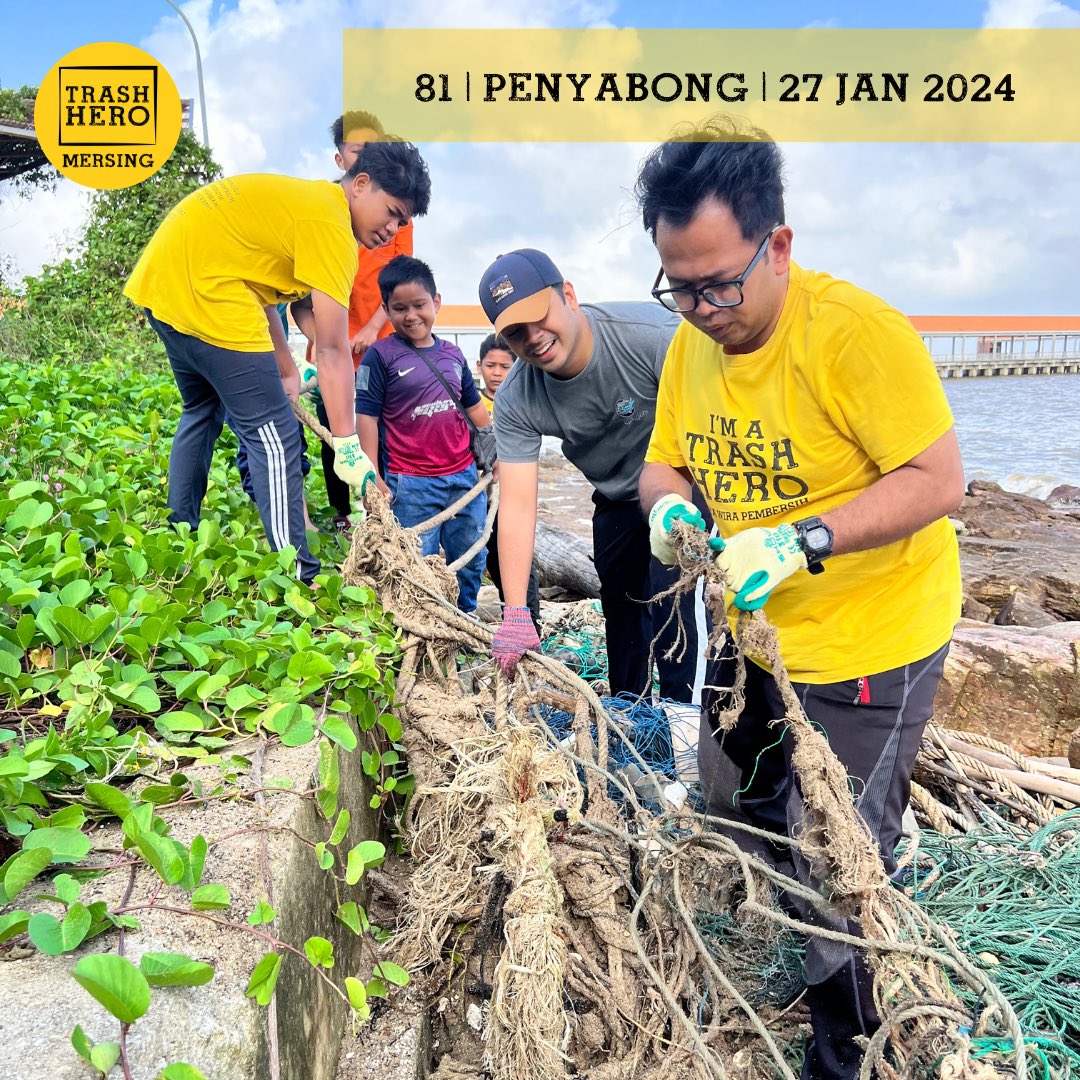 THMersing's tweet photo. 14 Heroes, including 10 #trashherokids. 108.9Kg of waste. 

It’s crucial to remove the ropes and nets from the beach so the tide wouldn’t take it back to the sea. Not the best, but certainly better. https://t.co/dUZiKR8tVX