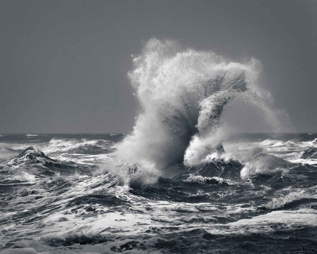 EliPWPhoto's tweet photo. Another fantastic wave from this weeks storms #stomysea #waves #coast https://t.co/JkE2QT0Udl