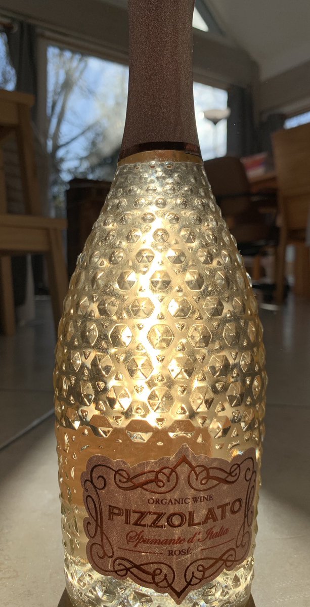videolernen's tweet photo. …a special day …a special drink …thank you!!!
•
#light #drink #specialday #universum #photography #fotografia #fotografie #videolernen #jubby #champagner #sekt #drink #bottle #thankyou #merci https://t.co/R0rdH824Cp