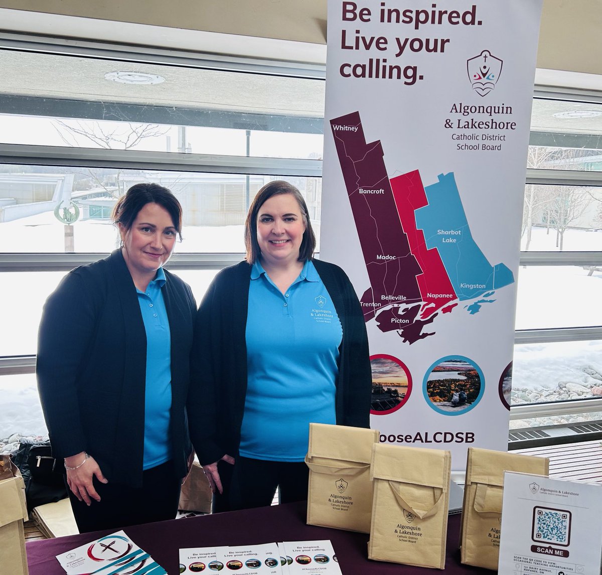 Our amazing ⁦@alcdsb⁩ staffing team is on the road again.  Today they are at Trent University recruiting teachers to join our team!
#ChooseALCDSB #ChoisirALCDSB