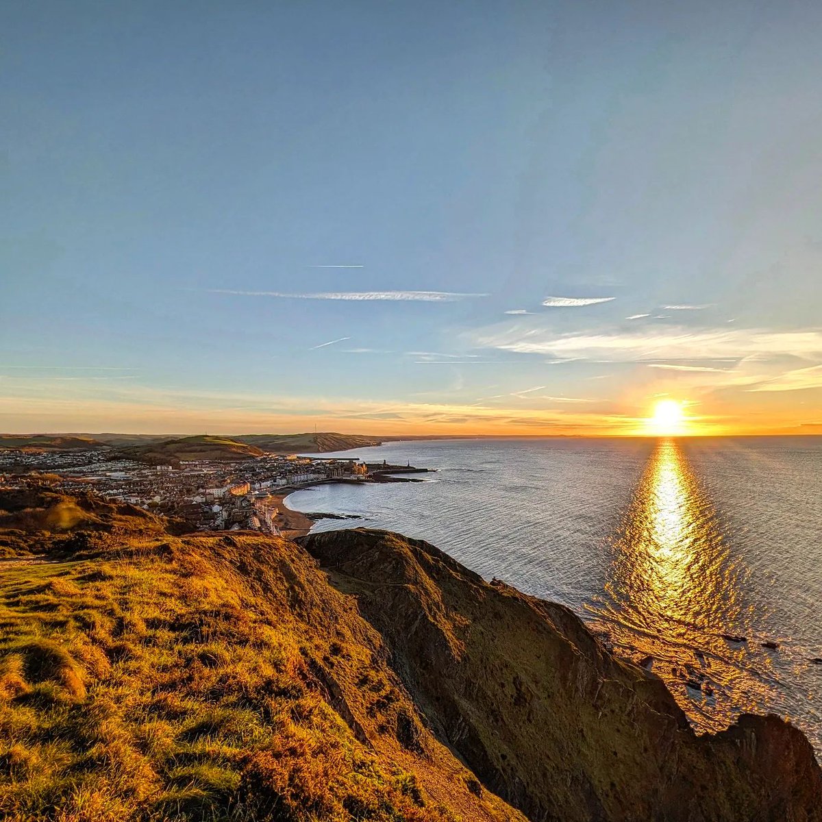 We agree 📷@joesjourneys92 - 'Aberystwyth sunsets are pretty damn glorious' 😍 Thank you for sharing. #joesjourneys #aberystwyth #aberystwythseafront #midwales #ceredigion #vsiitmidwales #visitwales