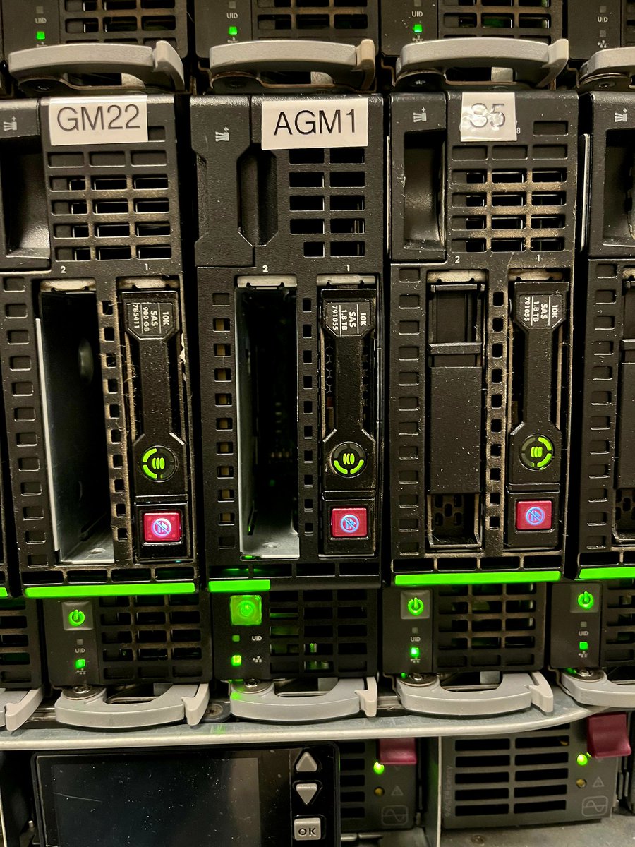 dev_gabi's tweet image. Aujourd'hui je suis fier de compter parmis mon infrastructure mon premier serveur en housing, un BL460c Gen 9.

(Le AGM1)