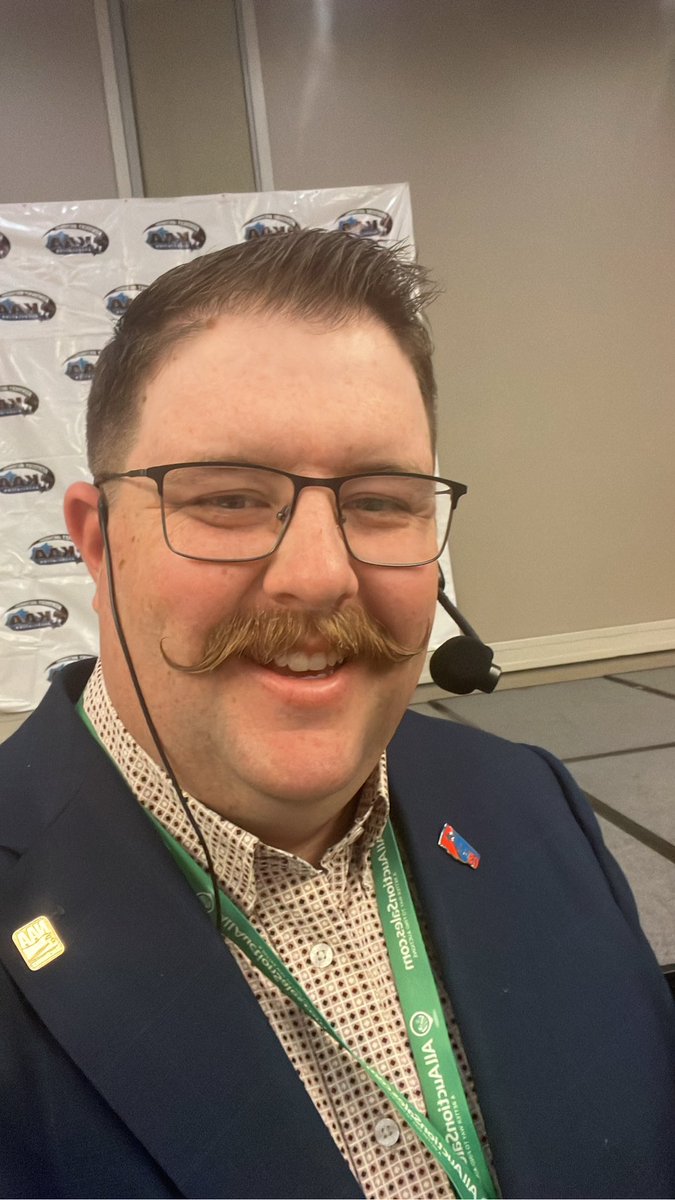 sandmanN_02's tweet photo. Grateful to be speaking at the Kentucky Auctioneers Association. https://t.co/vBecwomv56