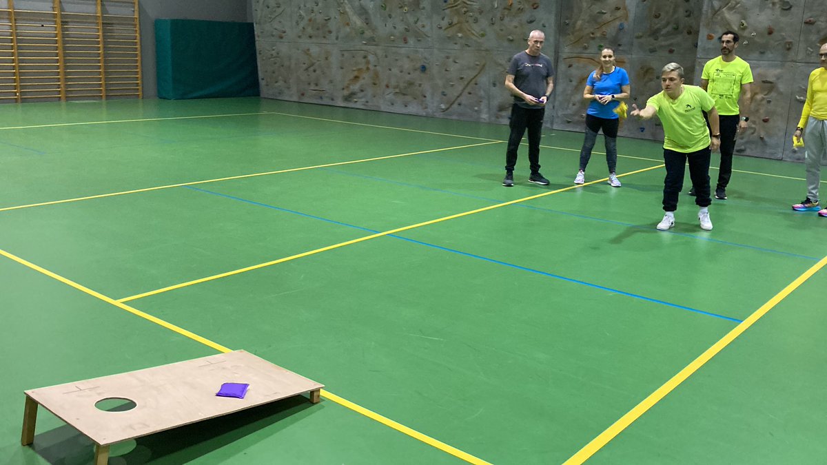 Y para terminar esta gran jornada de #deportesArtenativos <a href="/colefcyl/">COLEF Castilla y León</a> con #fastball y #corhole