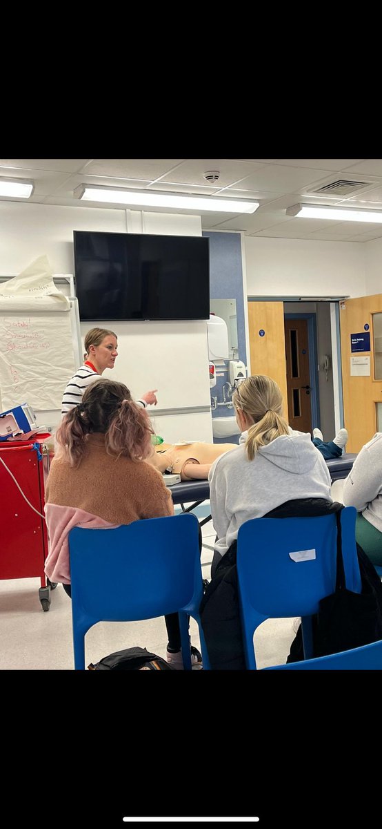 Another successful ‘BLS Saturday’ in Musgrove today with Resus Officers Amie and Mark taking the opportunity to use the bigger rooms at the Academy to expand number of places. #BestTeamEver #BLS #AccessibleTraining