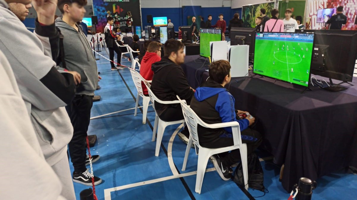 Game4Play tweet media