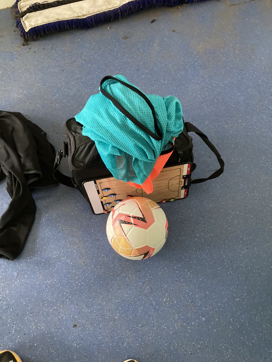 davecoaching's tweet image. U13 @LLJFC played their first futsal games today. 

The boys did really well. 

Thanks to @westyorksfutsal for the festival.