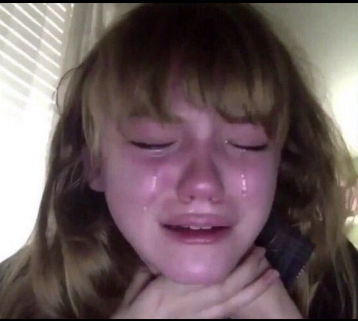 alguien puede pensar en los precios de las zapatillas?