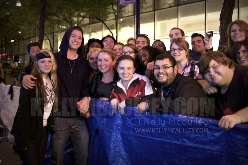 kmcaulley's tweet photo. Classic throwback to the time I photographed Justin Timberlake in a group photo at #SNL // May 2011 📸 https://t.co/i4aFHiWMSq