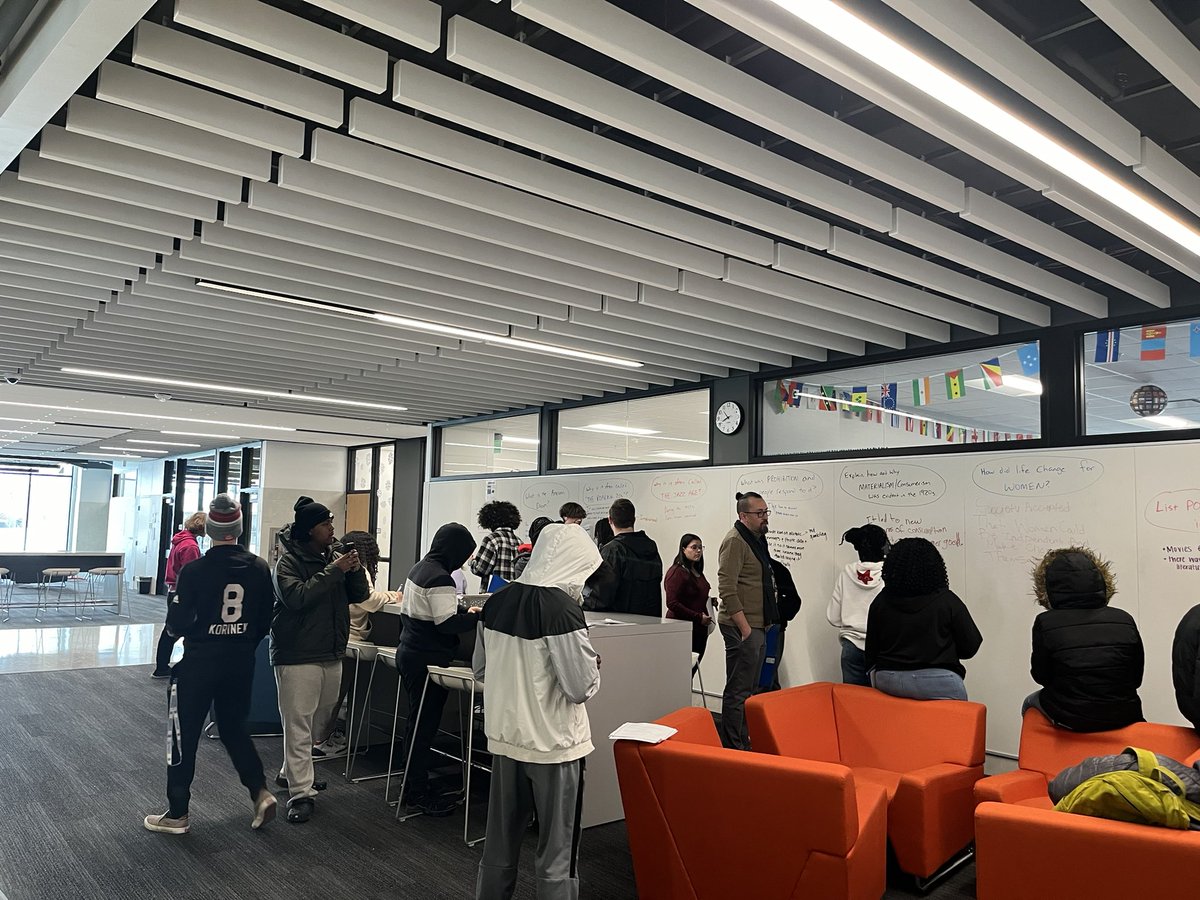 GorrinJM's tweet image. Lots of meaningful use of the collaborative hallways this week at @OPS_Westview English, journalism and PE leadership moving outside of their 4 walls!