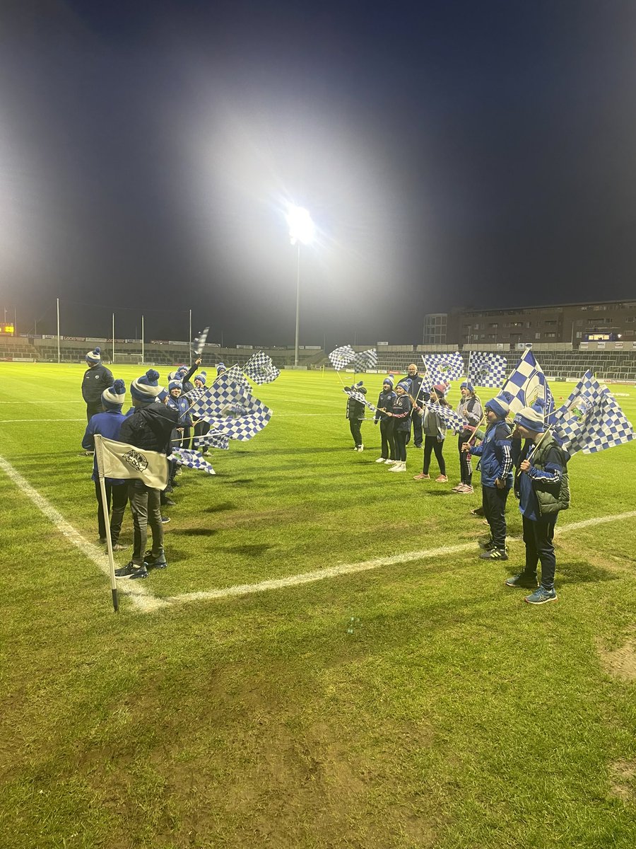 Laoisgaels's tweet photo. Tonight’s Laois Gaels Guard of Honour at the Laois v Longford NFL game provided by Park Ratheniska GAA Club U11 boys and girls 🔵⚪️

#Inthistogether https://t.co/tD84RwgP5o