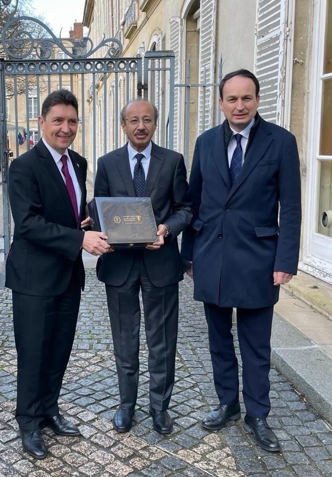 J'ai eu le plaisir d'assister au petit-déjeuner débat au Sénat, auquel j'ai été convié par le sénateur Olivier Cadec, vice-président de la commission des affaires étrangères, de la défense et des forces armées et président du Groupe d'amitié France et pays du Golfe, et des