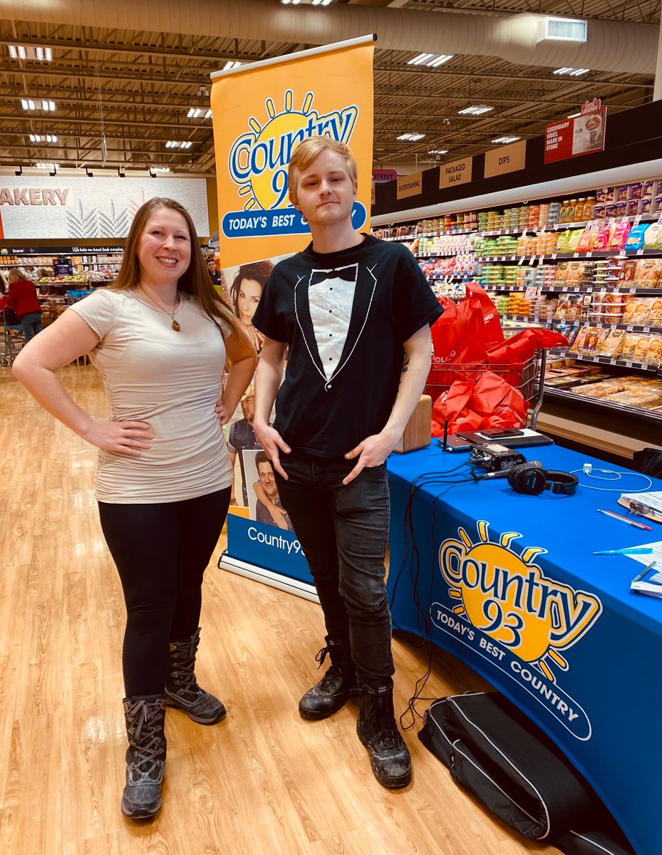 Singers Katrina Strong &amp; Brandon Marlow at Foodland Mount Forest. More updates with @country93.