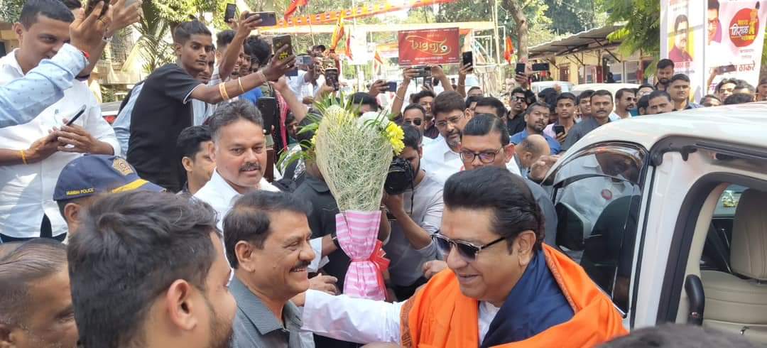 mnsupdate's tweet photo. शिंदे गट आमदार साहेबांच्या स्वागताला..

मनसे मिसळ महोत्सव मध्ये सन्माननीय राजसाहेब ह्यांनी बोरीवली इथे उपस्थिती लावली असता,स्थानिक आमदार श्री प्रकाश सुर्वे ह्यांनी साहेबांचे स्वागत केले.

@miprakashsurve https://t.co/lVNAeaE3tE