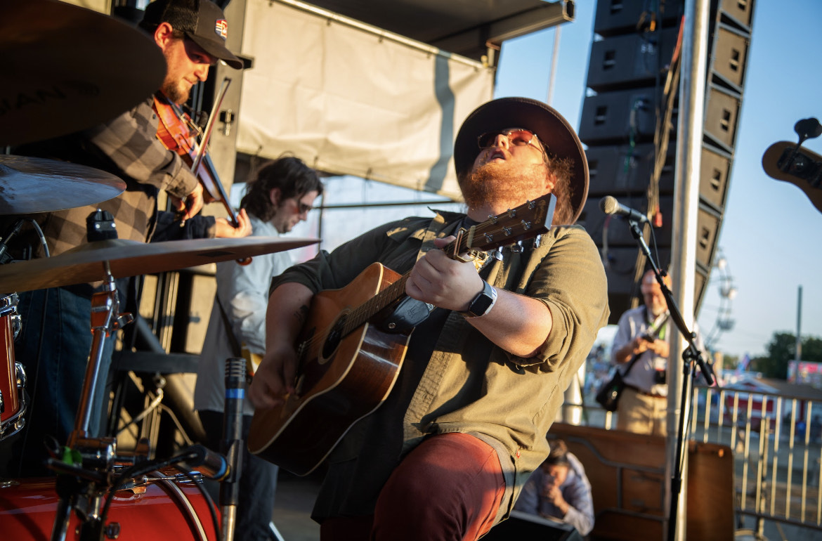 ArtMix 2024 is excited to be welcoming singer/
songwriter Troy Millette (@troy_millette) to the Higher Ground stage for ArtMix 2024 on Friday, 2/16!! See additional  information and get your tickets today!!
highergroundmusic.com/events/sb-artm… #sbvtarts #artmix2024 #livemusic