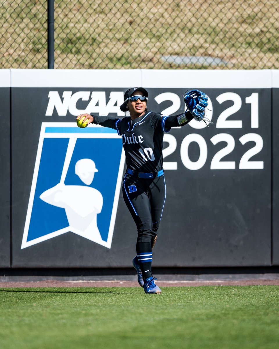 Let’s go, D 😈👏 @deeyawnuh named one of the top outfielders in the country! @D1Softball - No. 8️⃣ @SoftbalAmerica - No. 🔟