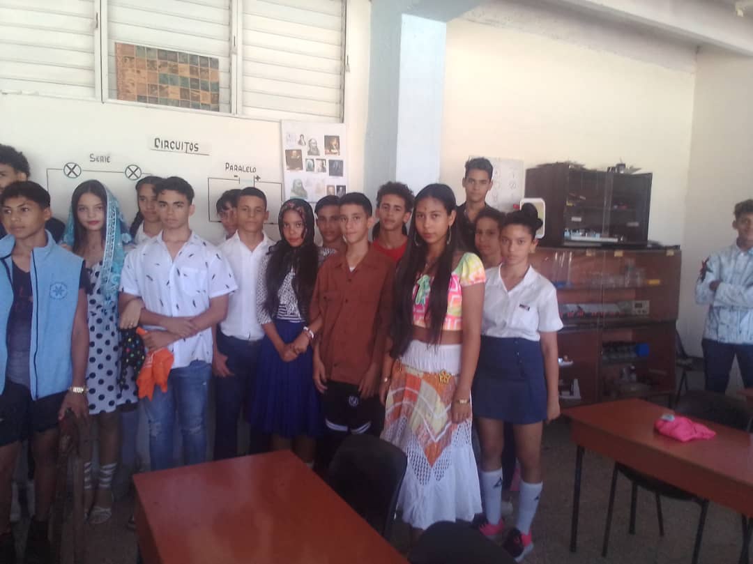 Se celebran aulas martianas en  saludo al 117 aniversario del Natalicio de nuestro apóstol José Martí.