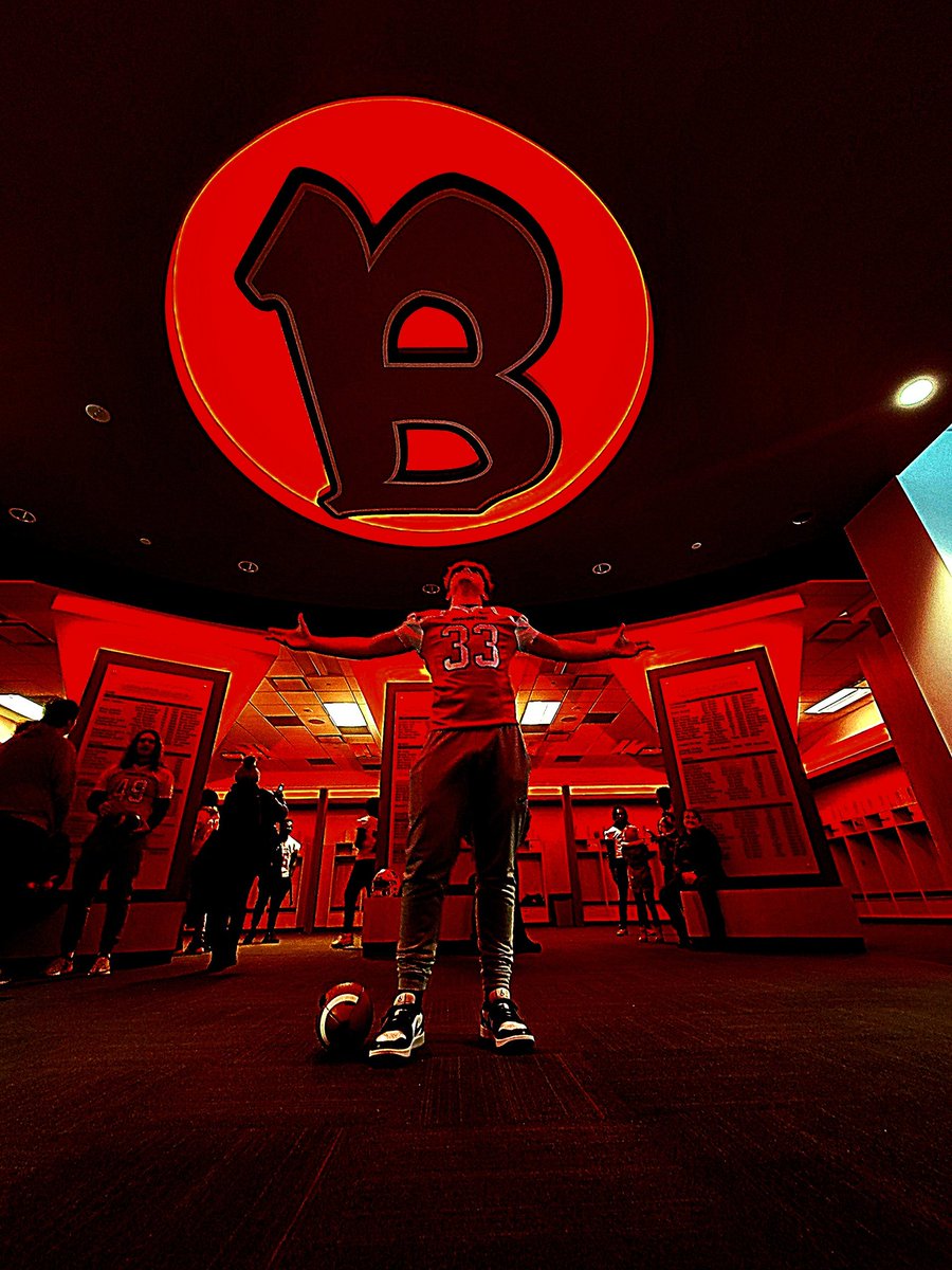 TJHerlien33's tweet photo. Had an amazing visit at benedictine today. Thanks for hosting me @Coach_Schroeder.@BenUFootball @GlenbardSouthFB @CoachBigPete @EDGYTIM https://t.co/XFekxfREQz