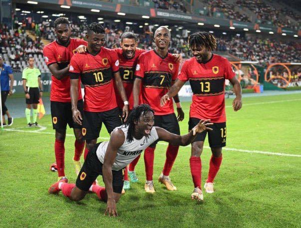 As against Algeria and Burkina Faso, will Mabululu once again pay tribute to Bafétimbi Gomis? 🐆🇦🇴

#AFCON2022
#walkwithmaverick