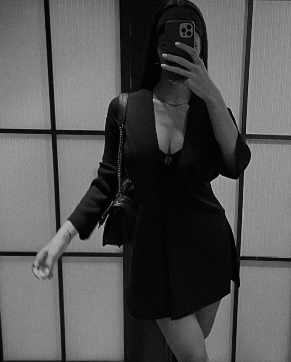 ladyberina's tweet photo. Ich werde dich zu meiner Marionette machen ! 

Findom FemDom moneydom domina dominant dominatrix https://t.co/kWUVtidw4j