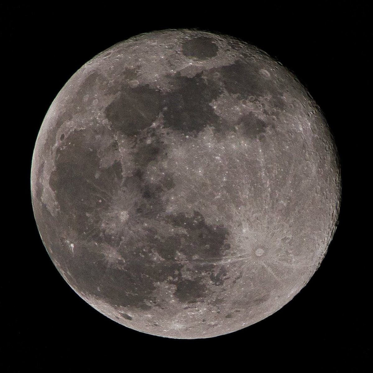 Claudius_o_L's tweet photo. ...und nun wird er wieder kleiner...

#justthemoon https://t.co/TPZCc8qseW