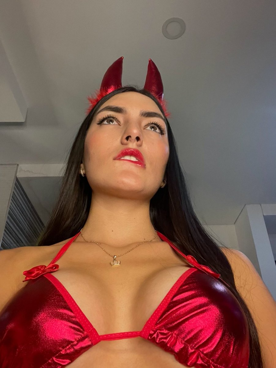 gisel_Col's tweet photo. Hello love, I know I look like a little angel but I can make you sin.😈 Want? 
https://t.co/m7mcEsnJtW https://t.co/TpjBWNBD7R