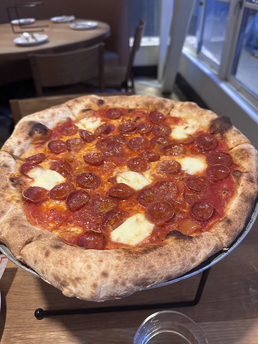 The (somewhat) new Flour and Water Pizzeria in North Beach! 🤤🤤🤤

#SFFoodie #BayAreaEats #SanFranciscoEats #EatLocalSF #SFFood #FoodieSF #BayAreaFoodies #SFrestaurants #CaliforniaEats #FarmToTableSF #SFFoodBlogger #GoldenGateEats #SFCuisine #FoodPornSF #SFFoodies #pizza
