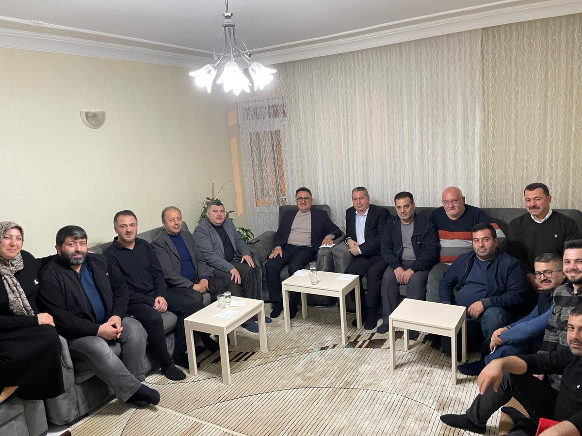 av_hasanteke27's tweet photo. "İnsanlara teşekkür etmeyen,Allah'a da şükretmez.” 
Hadis-i Şerif | Tirmizî, Birr, 35

Aday adaylığı sürecinde sosyal medya başta olmak üzere her platformda bizlere destek olan *YIKILMAZ* ailesine teşekkür ziyaretinde bulunduk.
Çok teşekkür ediyorum...
İyi ki varsınız... https://t.co/aDQvmf4FjC
