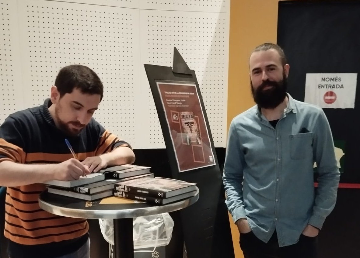 Muchas gracias a los que os habéis pasado por la presentación de The Last of Us: la humanidad en juego 🌿 en Fnac Triangle de Barcelona. Ha estado muy guay compartir todo sobre este libro con vosotros