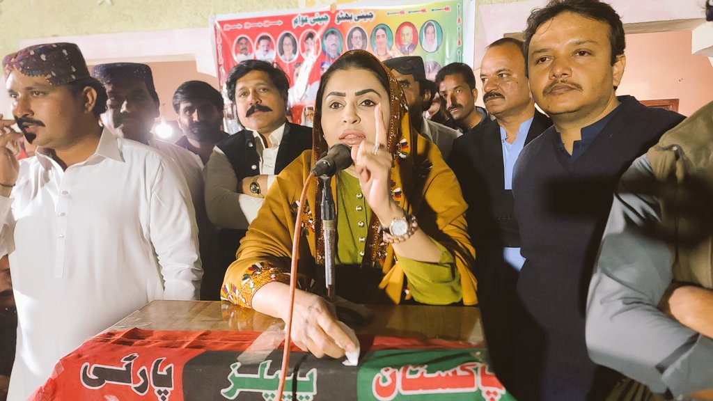 ImranKaimKhani_'s tweet photo. پی پی پی امیدوار #NA209 شازیہ عطا مری اور امیدوار #PS42 جام شبیر علی خان جھول نے محمد ابراھیم چانگ کیجانب سے رکھی گٸی کارنر میٹنگ میں شرکت کی اور شرکأ سے خطاب کیا۔۔
#چنو_نئی_سوچ_کو
@ShaziaAttaMarri @Anny_Marri @JamShabbirAli2 https://t.co/9BfZIbaKfD