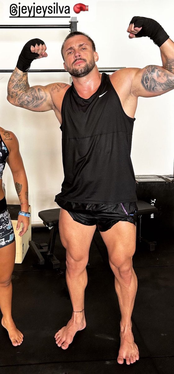 SuvacoDoArthur's tweet photo. 🥵 #BBB #BBB21 #BBB24 #ArthurPicoli #RedeBBB #Suvaco #Armpit @arthurpicoli https://t.co/HTGbrsJnhD