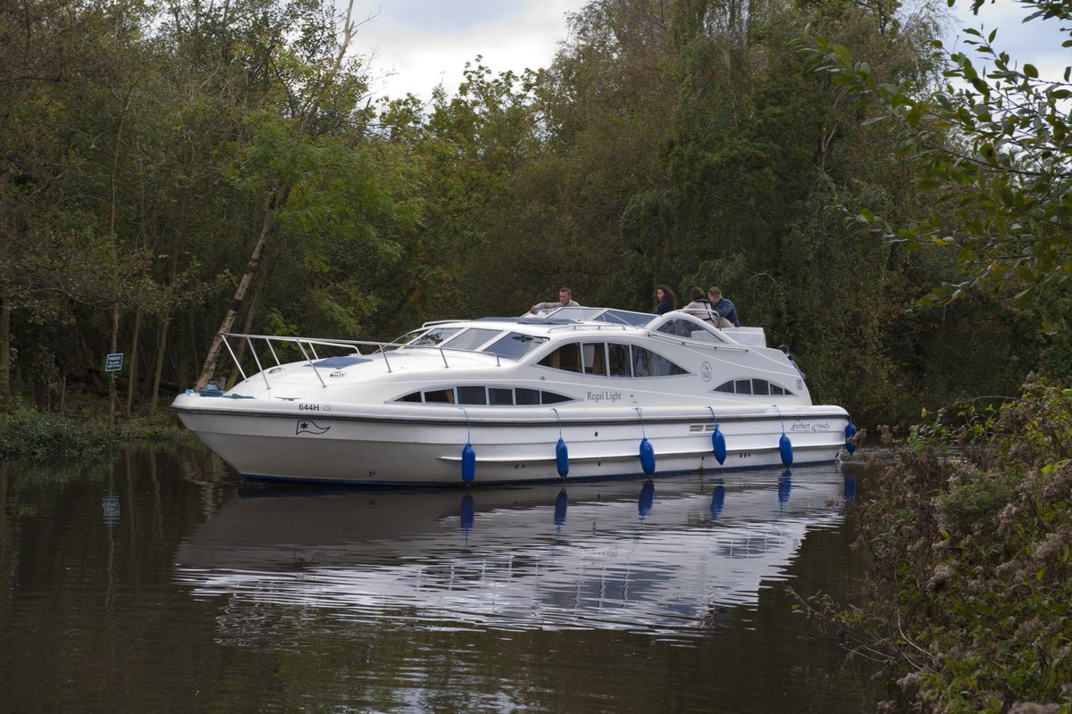 broadsholiday's tweet photo. Escape the city hustle! Recharge with cycling, walking, and fishing in the serene Norfolk Broads. We've got discounted boating holidays from 2nd Feb 🚴‍♀️ https://t.co/TBkHz0H7sc  🎣 #NatureLovers #WeekendGetaway https://t.co/5pDsXhyBUh