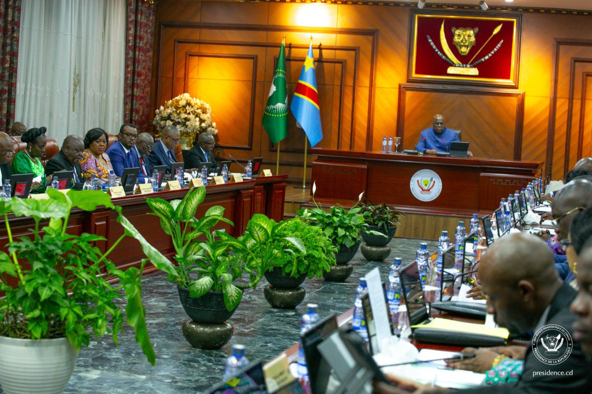 IsralMutombo11's tweet photo. 39 membres du gouvernement qui ont été élus aux termes des élections législatives nationales de décembre 2023 notamment Sama Lukonde, Vital Kamerhe, Peter Kazadi, Jean Pierre Lihau, Mbusa Nyamwisi, Eve Bazaiba, Guy Loando, Didier Bidimbu, Nicolas Kazadi et 19 autres ministres sont appelés à démissionner du gouvernement après la validation de leurs mandats à la députation dès ce lundi 29 janvier conformément à la loi.