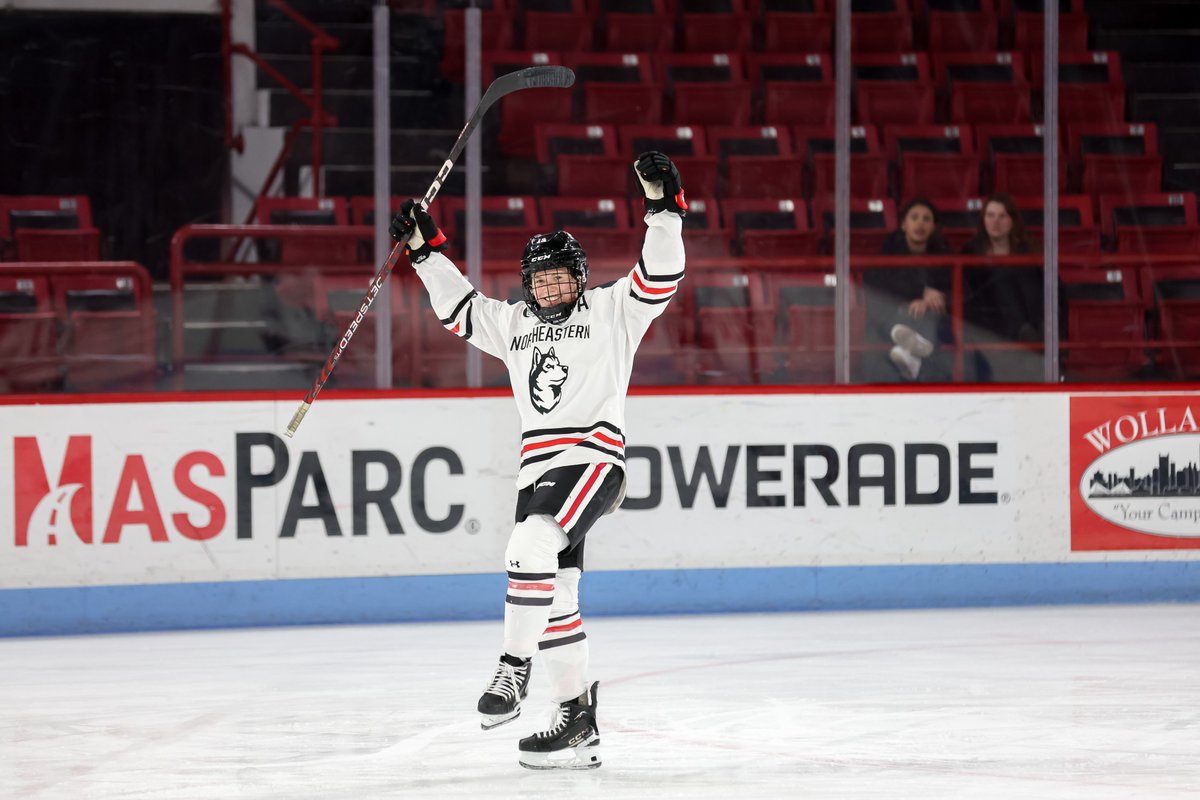 Taking the ice for her 100th time as a Husky!

Congrats, Abbey!
