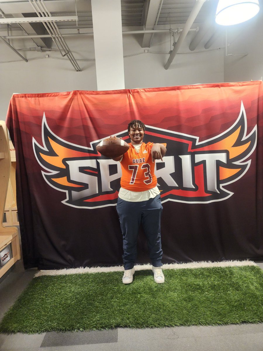 DeejdrickHH_73's tweet photo. Thank you @CoachJackGraham @Coach_Nesbitt and the rest of the @OUAZFootball staff for having me on campus for a visit today and showing great hospitality! I had a great time!!
@EldoEaglesFB @Coach_Dickman @SAMOONEY2 @PrepRedzoneNM @NMrecruits https://t.co/W708hMMV4J